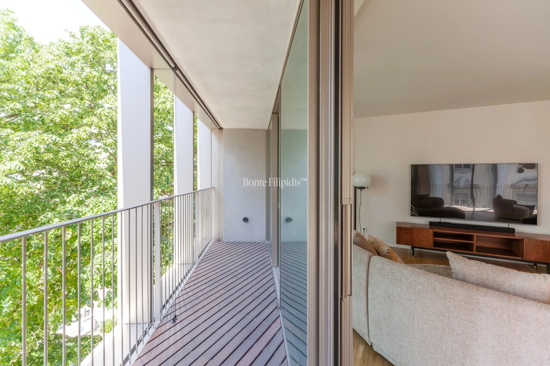 Apartamento T3 para Arrendamento em Santo António Foto 22