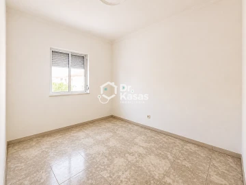 Apartamento T1 para Venda em Baixa da Banheira e Vale da Amoreira
