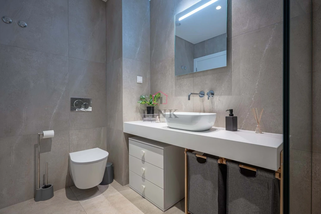 Apartamento T2 para Venda em Estreito de Camara de Lobos Foto 12