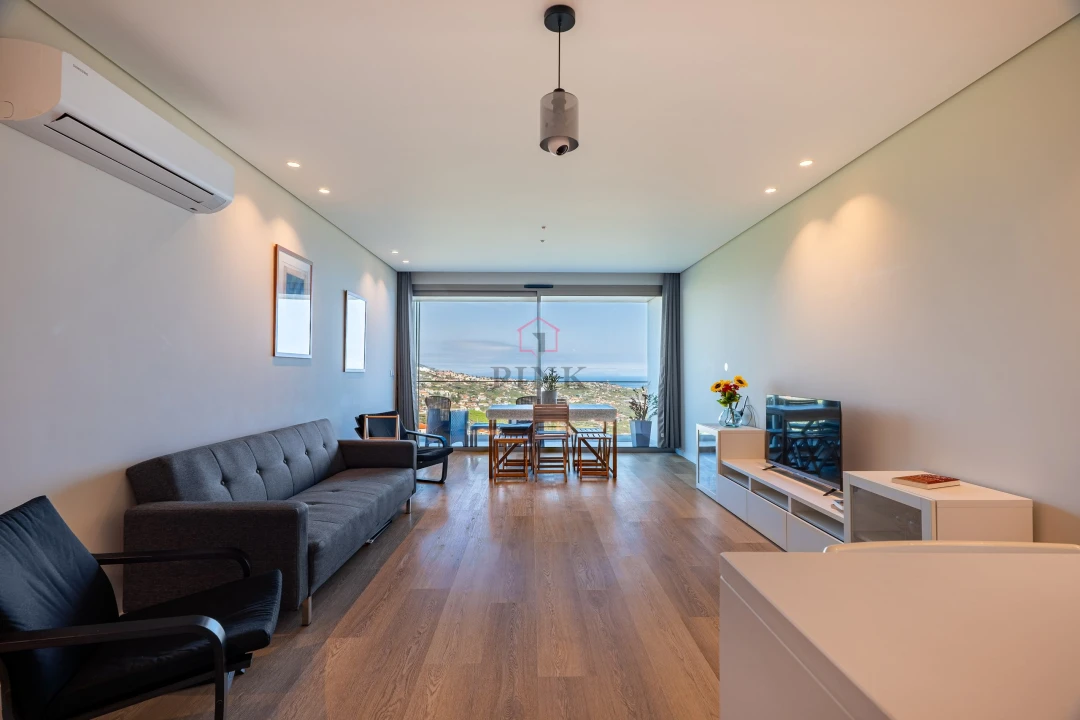 Apartamento T2 para Venda em Estreito de Camara de Lobos Foto 1