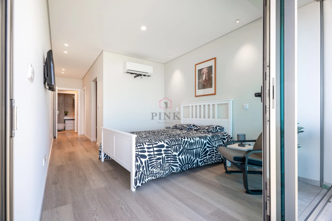 Apartamento T2 para Venda em Estreito de Camara de Lobos Foto 22