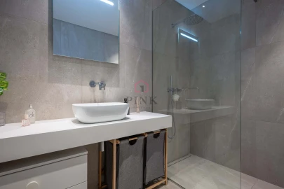 Apartamento T2 para Venda em Estreito de Camara de Lobos