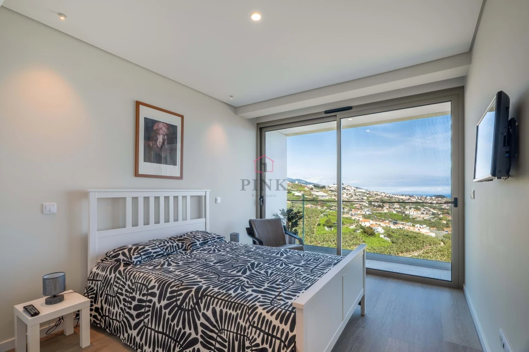 Apartamento T2 para Venda em Estreito de Camara de Lobos Foto 21