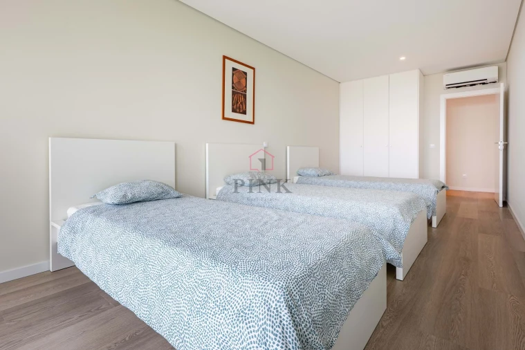 Apartamento T2 para Venda em Estreito de Camara de Lobos Foto 9
