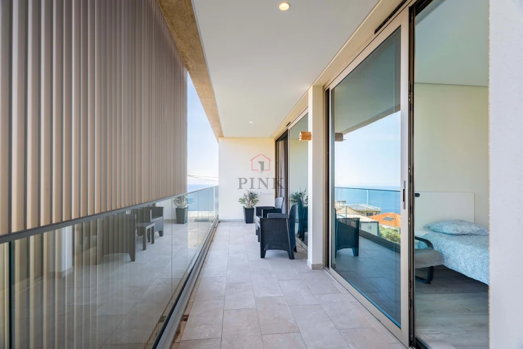 Apartamento T2 para Venda em Estreito de Camara de Lobos Foto 13