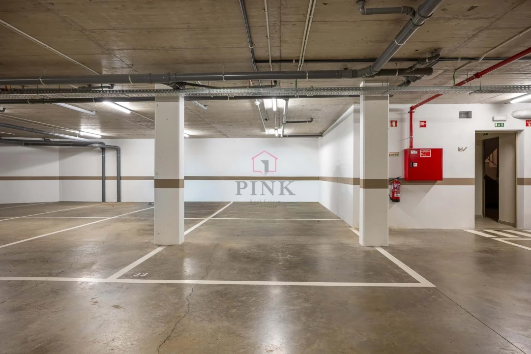 Apartamento T2 para Venda em Estreito de Camara de Lobos Foto 25