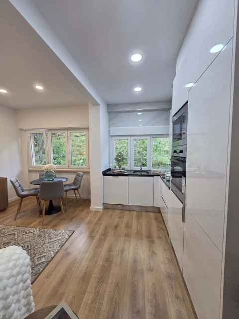 Apartamento T2 para Venda em Benfica