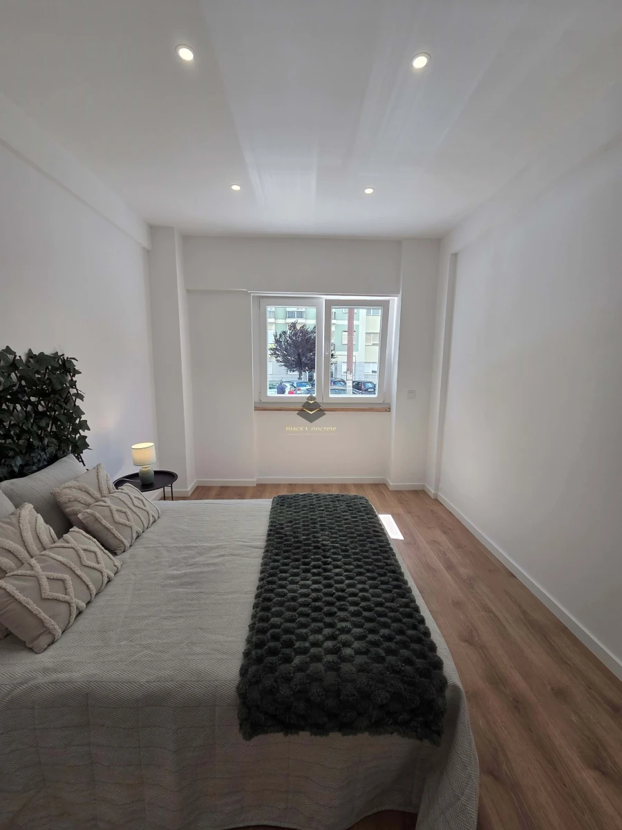 Apartamento T2 para Venda em Benfica Foto 7