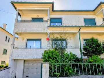 Moradia T5 para Venda em Rio de Loba