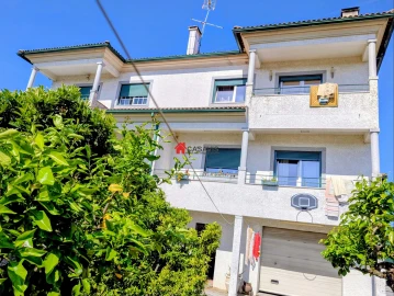 Moradia T5 para Venda em Rio de Loba