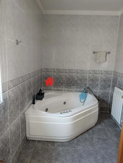 Moradia T5 para Venda em Rio de Loba