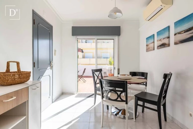 Apartamento T1 para Venda em Olhão Foto 8