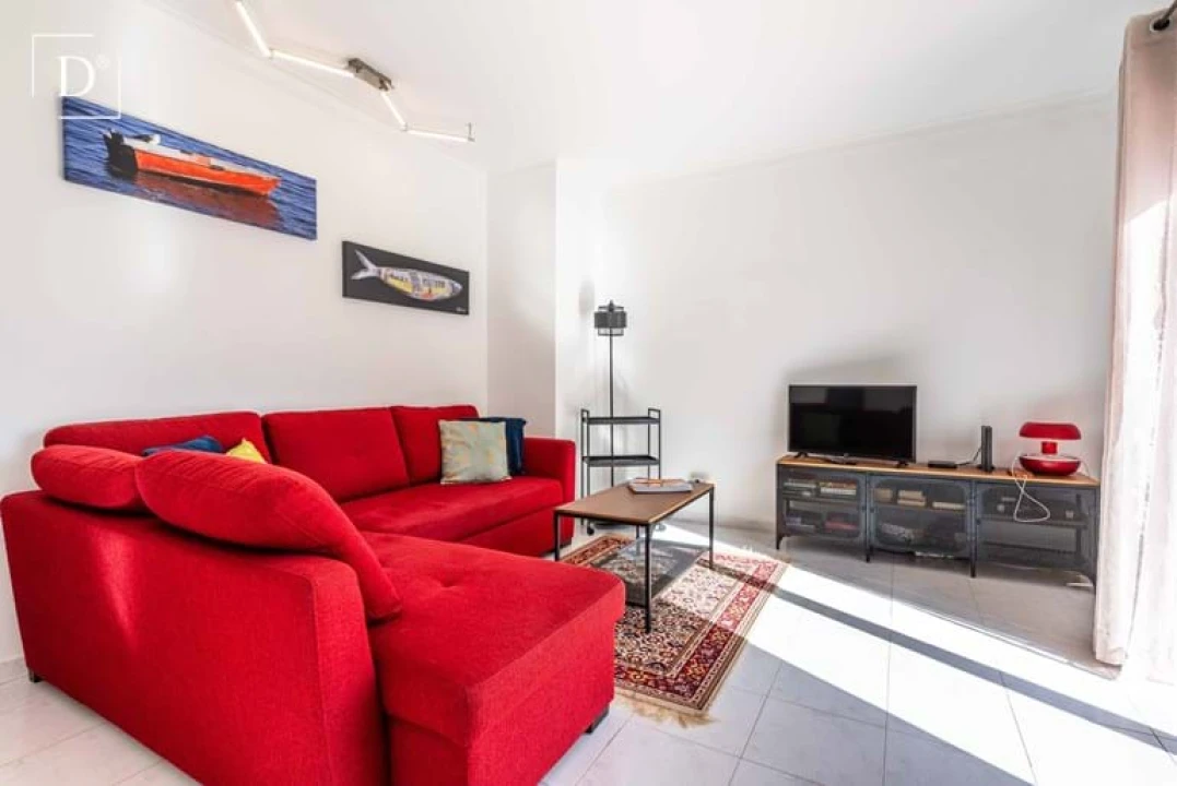 Apartamento T1 para Venda em Olhão Foto 3