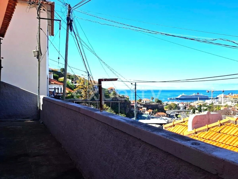 Moradia T3 para Venda em Funchal (Santa Maria Maior) Foto 4