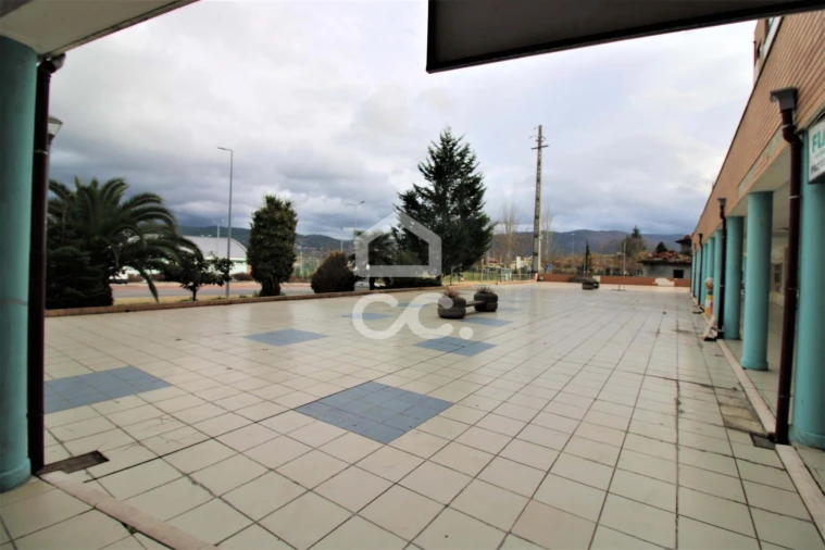 Negócio para Arrendamento em Santa Maria Maior Foto 9