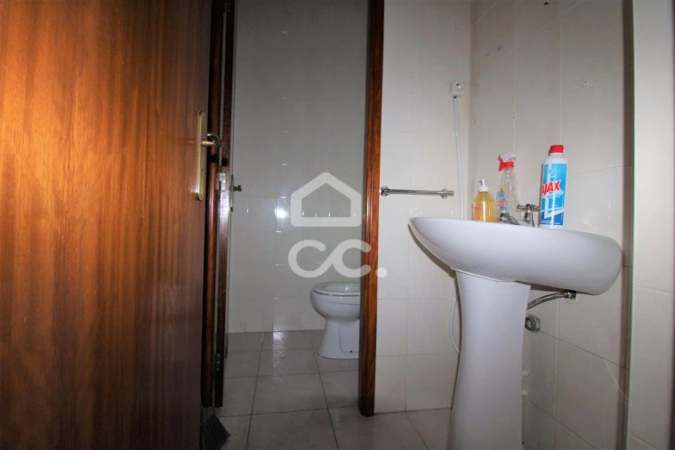 Negócio para Arrendamento em Santa Maria Maior Foto 6