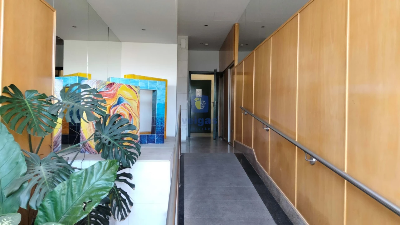 Apartamento T3 para Venda em Laranjeiro e Feijó Foto 1