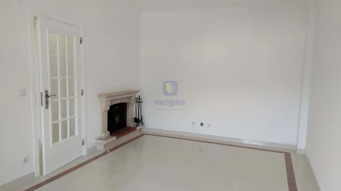 Apartamento T3 para Venda em Laranjeiro e Feijó