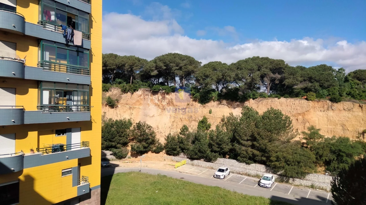 Apartamento T3 para Venda em Laranjeiro e Feijó Foto 33