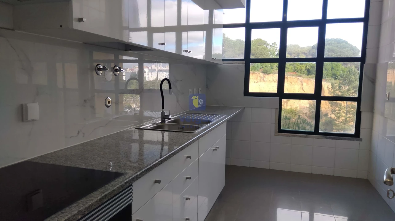 Apartamento T3 para Venda em Laranjeiro e Feijó Foto 23