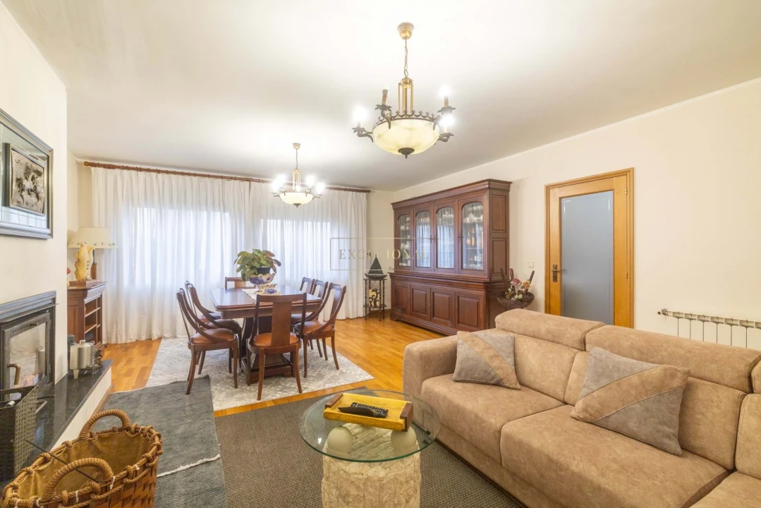 Moradia T4 para Venda em Santa Marinha e São Pedro da Afurada Foto 41