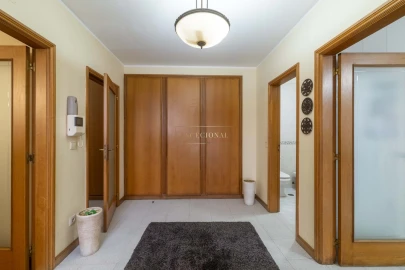 Moradia T4 para Venda em Santa Marinha e São Pedro da Afurada