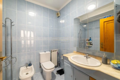 Moradia T4 para Venda em Santa Marinha e São Pedro da Afurada