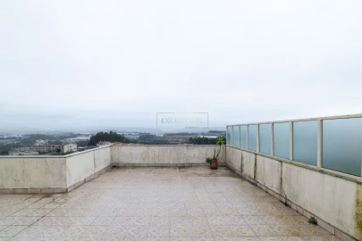 Moradia T4 para Venda em Santa Marinha e São Pedro da Afurada