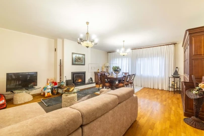 Moradia T4 para Venda em Santa Marinha e São Pedro da Afurada