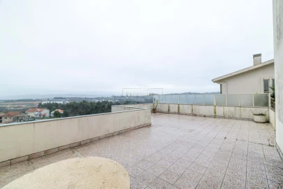 Moradia T4 para Venda em Santa Marinha e São Pedro da Afurada