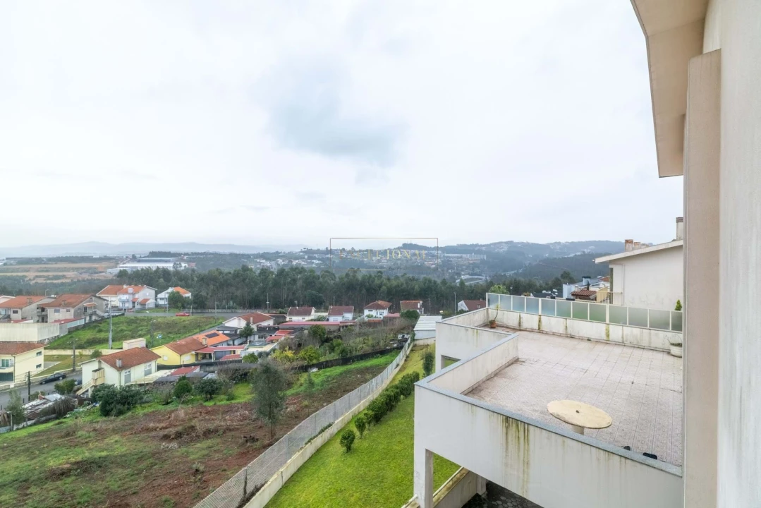 Moradia T4 para Venda em Santa Marinha e São Pedro da Afurada Foto 32