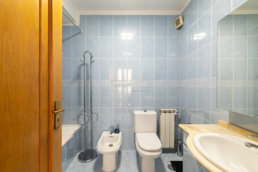 Moradia T4 para Venda em Santa Marinha e São Pedro da Afurada Foto 28