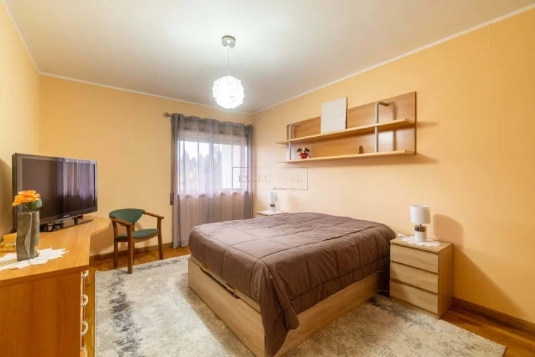 Moradia T4 para Venda em Santa Marinha e São Pedro da Afurada Foto 18