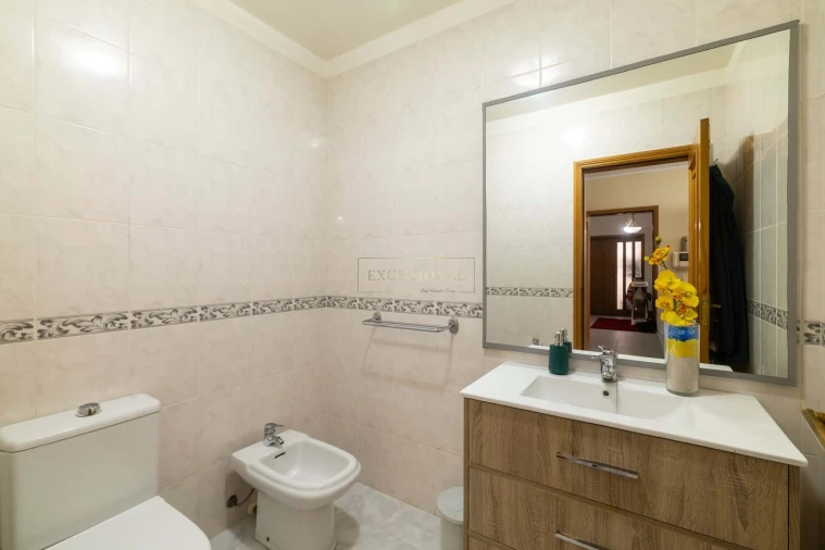 Moradia T4 para Venda em Santa Marinha e São Pedro da Afurada Foto 42