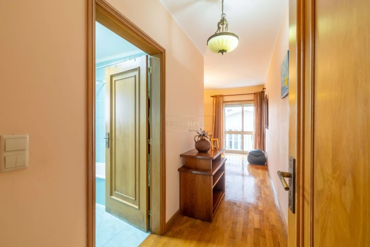 Moradia T4 para Venda em Santa Marinha e São Pedro da Afurada Foto 14