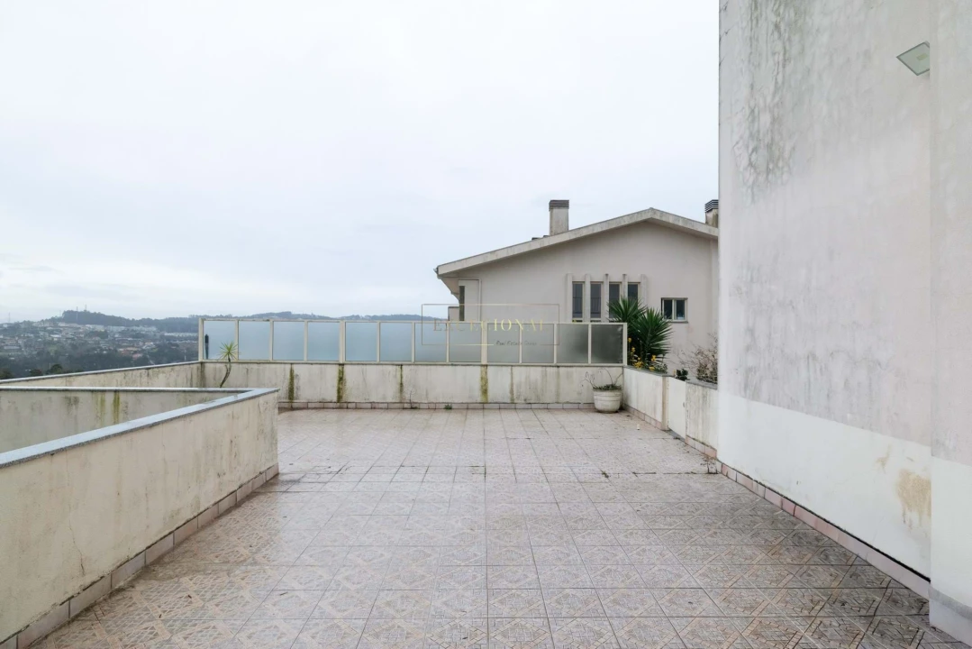 Moradia T4 para Venda em Santa Marinha e São Pedro da Afurada Foto 11