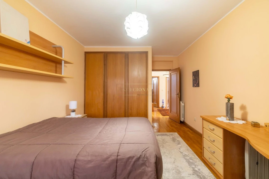 Moradia T4 para Venda em Santa Marinha e São Pedro da Afurada Foto 19