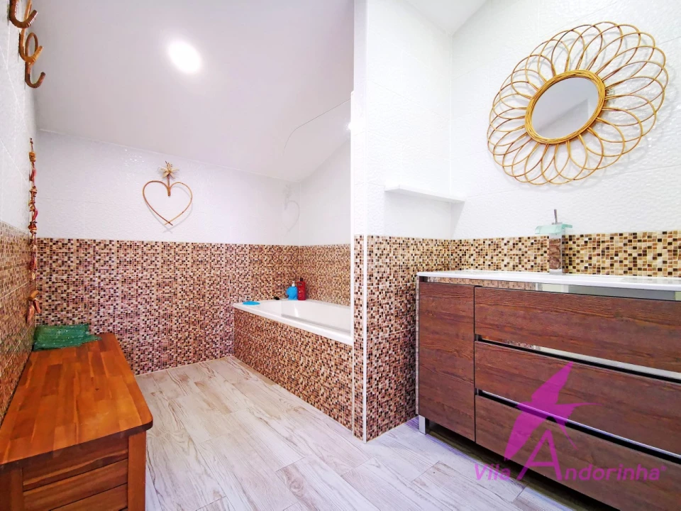 Moradia T4 para Venda em Areosa Foto 23