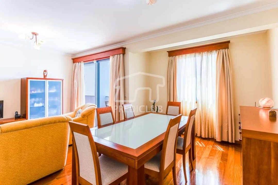 Apartamento T3 para Venda em Camara de Lobos Foto 17