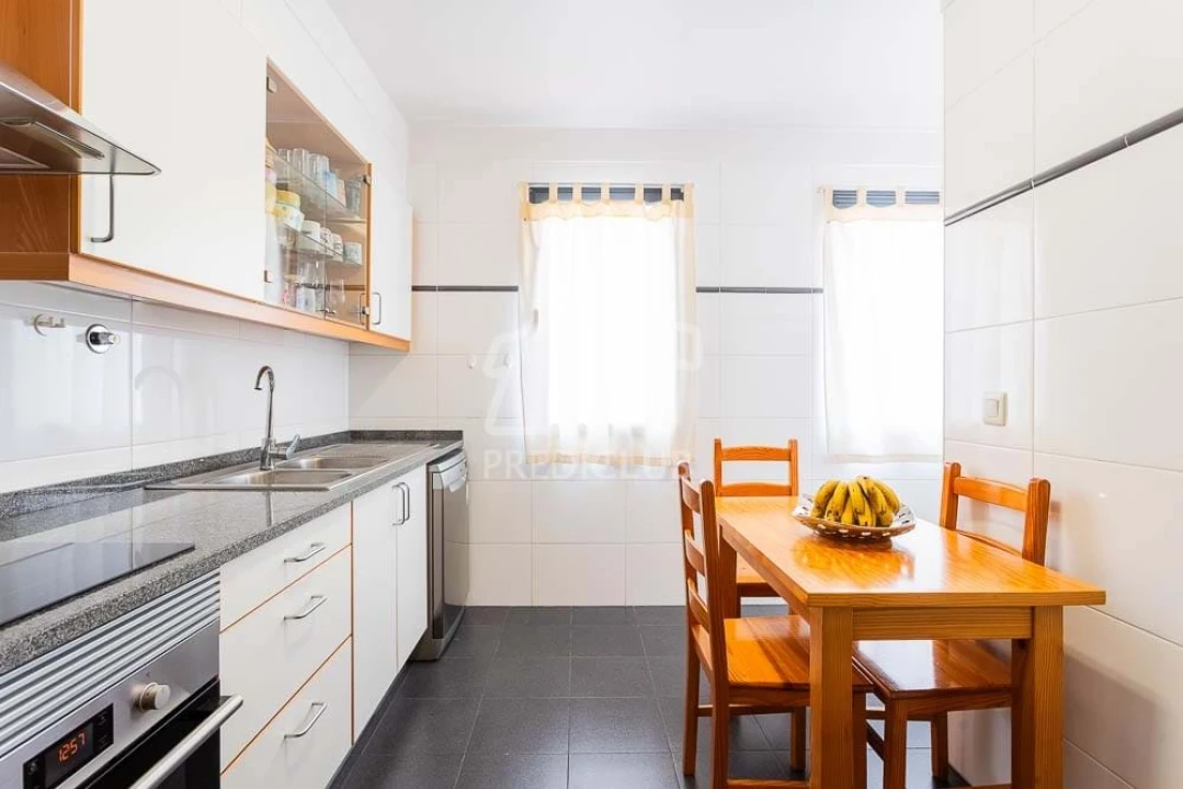 Apartamento T3 para Venda em Camara de Lobos Foto 14