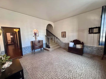 Moradia T7 para Venda em Almeirim