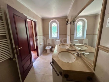 Moradia T4 para Venda em Azambuja