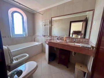 Moradia T4 para Venda em Azambuja