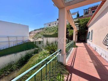 Moradia T4 para Venda em Azambuja