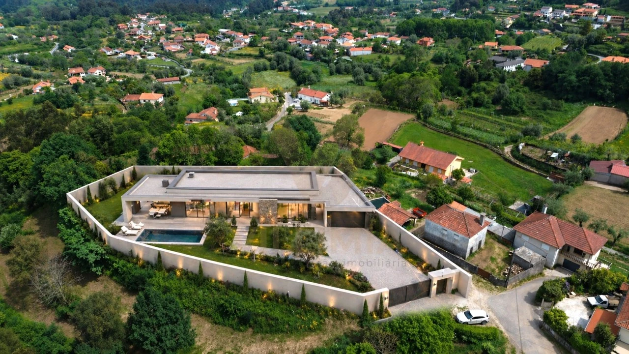 Terreno para Venda em Rebordões (Souto) Foto 2
