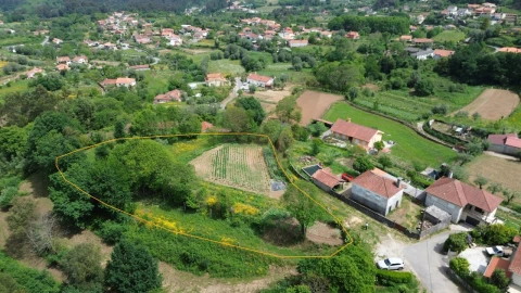 Terreno para Venda em Rebordões (Souto)