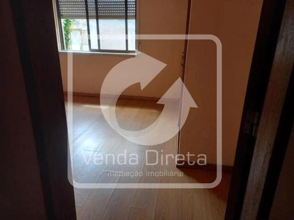 Apartamento T4 para Venda em Rio de Mouro Foto 12