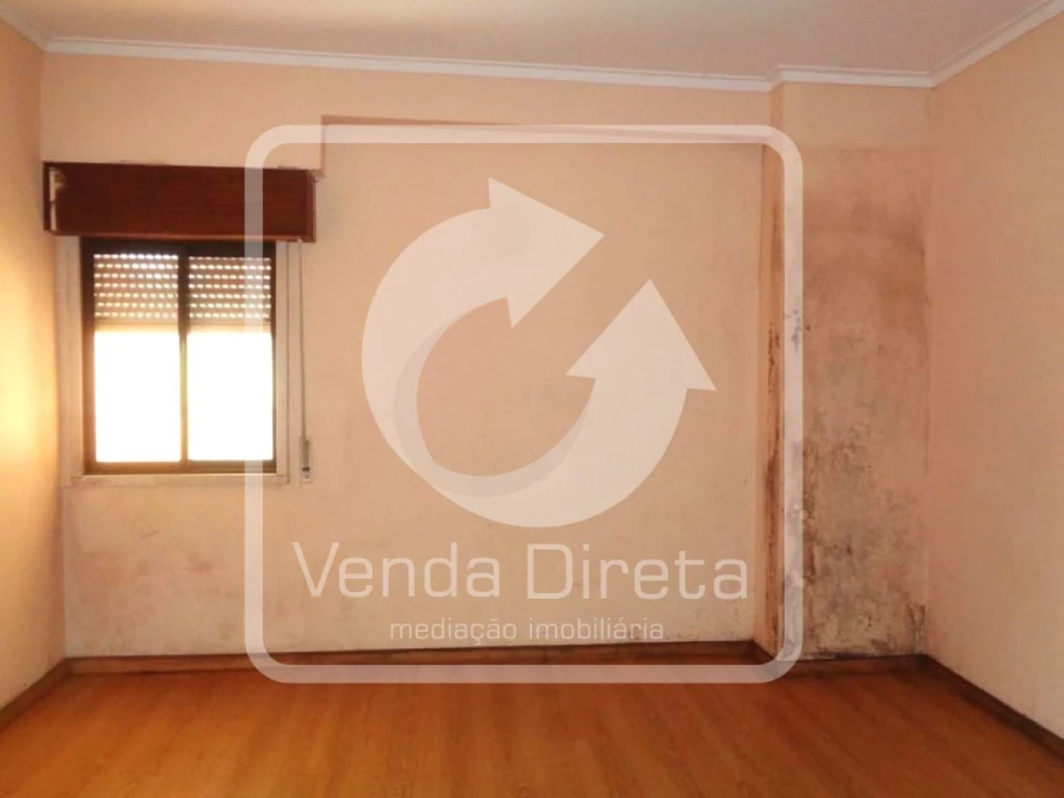 Apartamento T4 para Venda em Rio de Mouro Foto 16