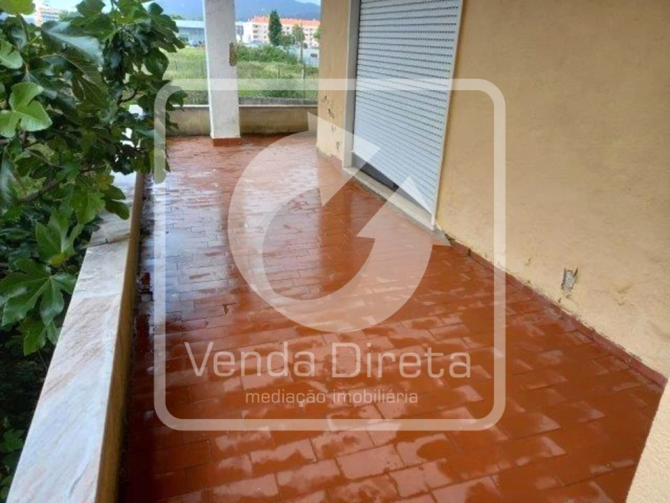 Apartamento T4 para Venda em Rio de Mouro Foto 18