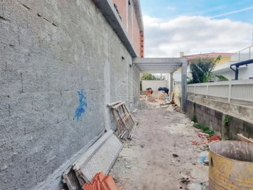 Moradia T4 para Venda em Fernao Ferro